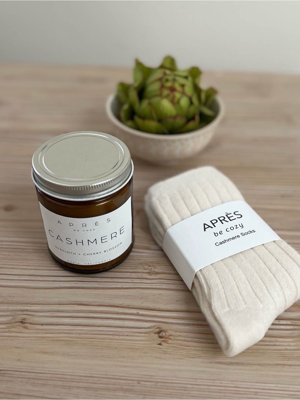 Après Cozy Gift Set | Cashmere and Wool Blend Socks + Cashmere Scented Candle
